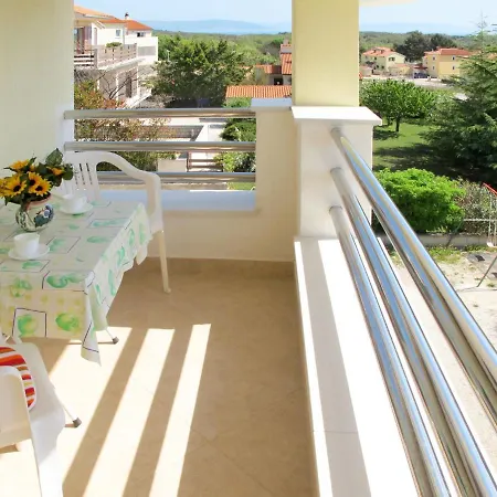 Apartamento Celina - Mdn146 *